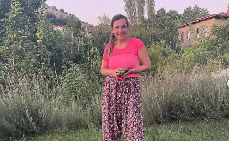 Burcu Kara'nın Taş Fırın Keyfi: İznik'te Geleneksel Ekmek Pişirdi